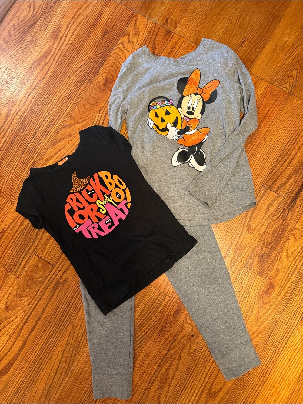 Disney Kids Minnie Mouse Halloween Pajama Set - Gray & Black with Orange Accents